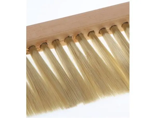 Щетка - сметка пчеловода однорядная с искусственным ворсом деревянной ручкой