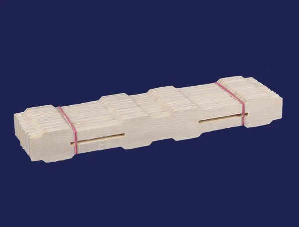 Рамка для сотового меда «Рута» деревянная 67х100х37 с боковыми пазами 50 шт