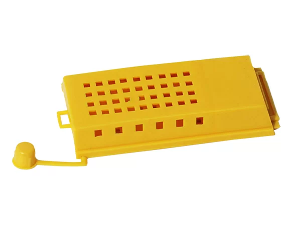 Клеточка для пчеломатки "Гайдара" с заглушкой пластиковая желтая