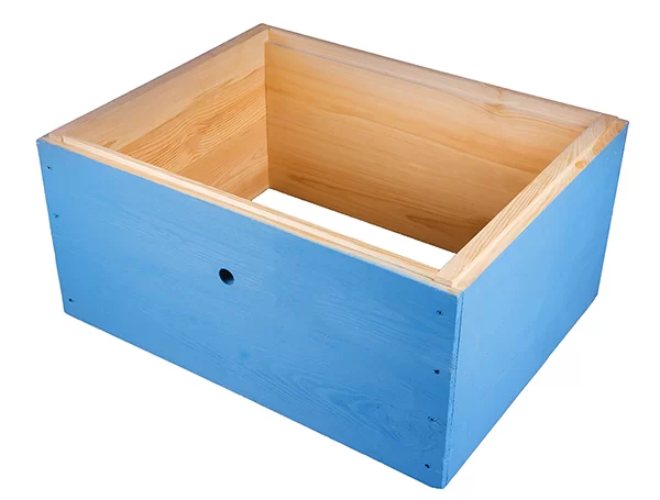 Корпус улья Дадан на 16 рамок еловый с круглым летком