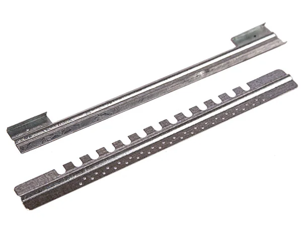 Летковый заградитель 2-х элементный нижний оцинкованный c отверстиями для вентиляции 