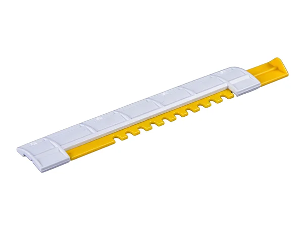 Летковый заградитель 2-х элементный нижний c отверстиями для вентиляции белый пластмассовый