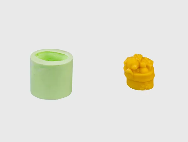 Форма силиконовая для свечей "Подарок" 54 грамм