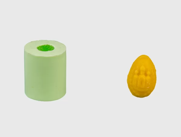 Форма силиконовая для свечей "Яйцо пасхальное" 69 грамм