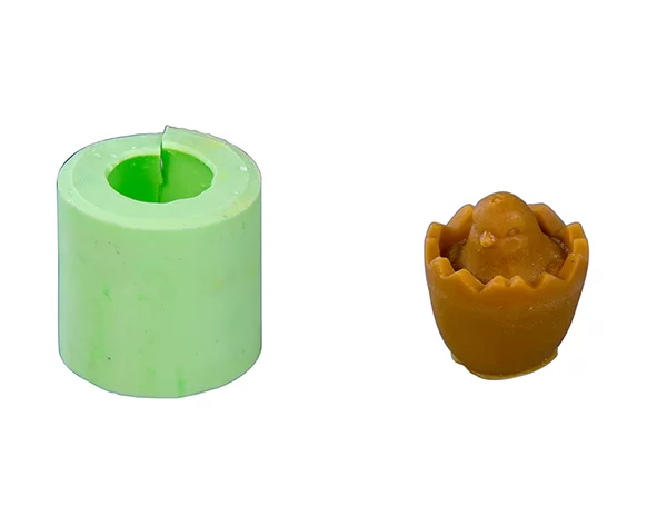 Форма силиконовая для свечей "Птенец в яйце" 74 грамм