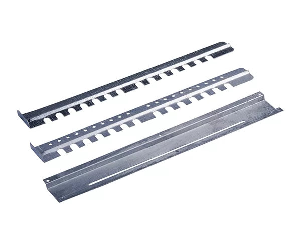 Летковый заградитель 3-х элементный "OR-250" нижний оцинкованный с отверстиями d-3,96 мм для вентиля