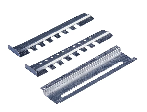 Летковый заградитель 3-х элементный "OR-140" верхний оцинкованный с отверстиями d-3,96 мм для вентил