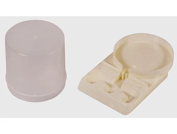 Поилка для пчел внутрилетковая пластмассовая со стаканом 1 л