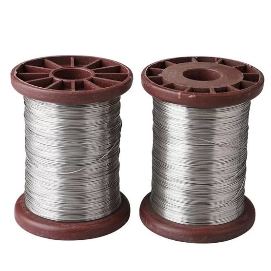 Проволока для рамок 0,4 мм нержавейка AISI201 пластиковая катушка 250 г